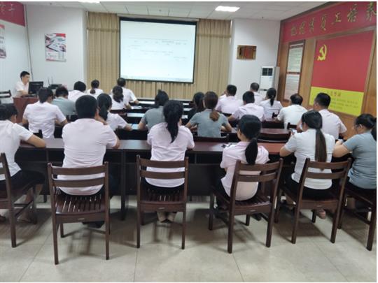 万搏集团有限公司
顺利开展2019年工程系列 职称申报培训会